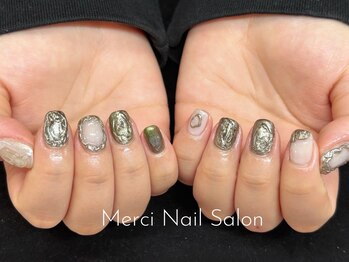 メルシー(Merci)/個性溢れるミラー(3D)ネイル