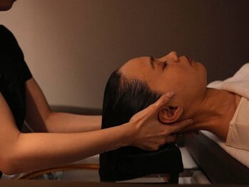 睡眠改善ヘッドスパ NeRu spa 田無駅前店(リラクゼーション)の写真/睡眠改善に特化したオリジナル手技で、頭皮をほぐし整えて深い休息へ導く*