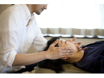 ゲストルーム(Guest Room)/表情筋の疲労にも！小顔矯正