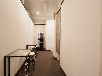 サクラ(SAKURA)/■スッキリとした待合スペース