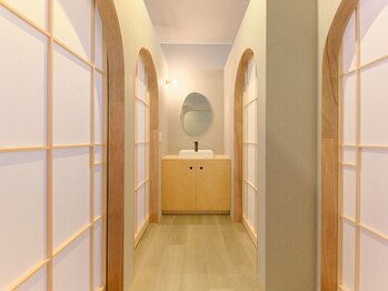 さくらいろの写真/【刈谷/女性専用/22時まで営業】お仕事帰りに◎和×北欧の落ち着く完全個室で心身をリフレッシュ♪