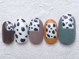 くすみカラー ピスタチオ ネイル