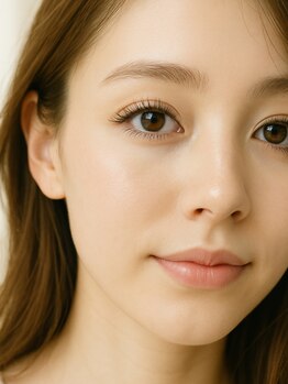 アンバーアイズ 池田本店(Amber eyes)の写真/＼さりげないのに目を引く！／まつげパーマに少しのエクステをプラスして、“好かれる”愛され目元に♪