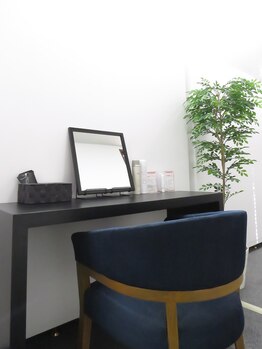 パルモ(palmo)/施術後に使えるメイクスペース