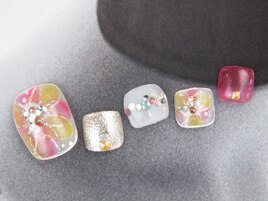 90.大人女性のフットネイル