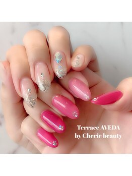 ガーリーなアシメネイル