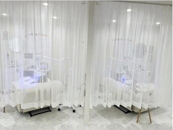 ホワイトニングショップ 池袋店/【2名様同時施術可能です♪】