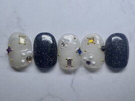 宝石ネイル