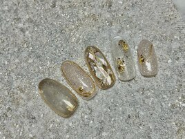 ￥8300-