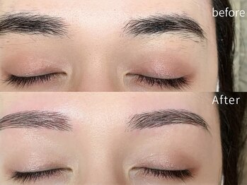 ナビレラ(navillera)/間引き平行アーチ眉毛