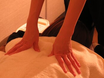 カール(curl)の写真/【ついつい無理してしまう貴方に！】家事やお仕事などでガチガチになった首肩へ深部から働きかけます☆
