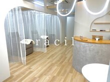 racilの「安定した高水準の技術力」を叶えるため全員がトップアイリスト・ネイリストを目指し活躍中◎