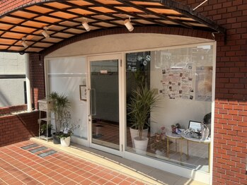 ミサコネイル(MISAKOネイル)の写真/大人女性から支持♪全ネイルメニュー丁寧ウォーターケア付きで健康的に美しいネイルを。モチとフォルムも◎