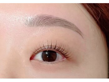 アデランテ(adelante eyelash)の写真/初めてのアイブロウ・アイラッシュはadelanteで♪お顔のバランスと目の形に合わせたオリジナルデザインを★