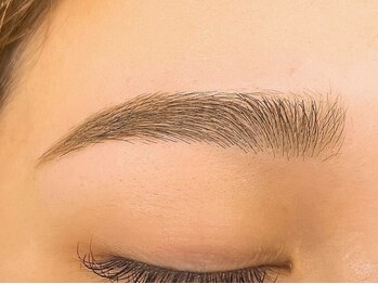 ニィ(NiY)の写真/眉毛を整えてお顔の印象UP♪お客様の骨格に合わせて、丁寧なカウンセリングと施術で理想の美眉を叶えます◎