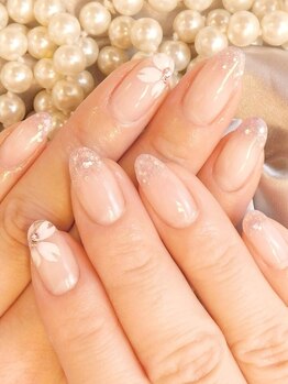 ネイルサロン ビジュードゥ(Nailsalon Bijoux doux)の写真/メンズからはもちろん同性からも愛される上品アートが豊富♪おでかけ前やデート前にご来店する方多数!!