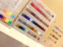 ミロクビューティーガーデン ネイル アンド アイラッシュ(MirokuBG)の雰囲気（カラー多数揃えております♪）
