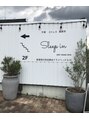 スリープイン 宇都宮西川田店(Sleep in) 美容室creoの入口を通り過ぎると左手に階段が見えてまいります。