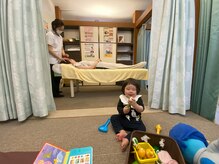 子育てママの整体サロン/施術中のお子様の様子