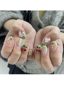 フォーユー(4U)/ラメグラ宝石ネイル