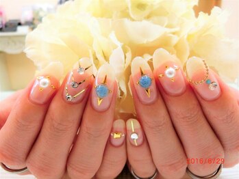 グランチュール(Grantulle)/スタッズアートネイル