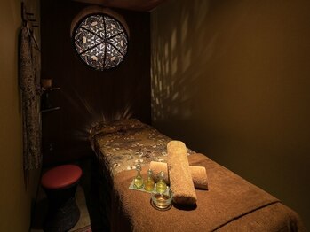 エクスパンススパ 銀座中央通り店(Expanse..SPA)の写真/【銀座駅3分/贅を尽くした最上質SPA】銀座中央通りを一望…！極上のシロダーラ×アーユルヴェーダを体感◎