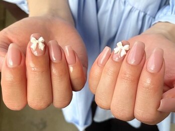 リリービューティ 天神西通り店(Lilybeauty)の写真/【パラジェル変更可能◎】モテ可愛ネイルで気分UP♪最旬ネイルを多数ご用意！
