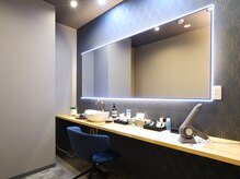 カズキハギワラ(Kazuki Hagiwara)の雰囲気（パウダールームもございますので、お出かけ前にお使いください）