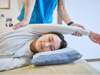 整体院智-TOMO-の写真/その首肩のつらさ諦めないで!3つの国家資格を持つ院長監修の本格施術で首肩の重荷を下ろして自由な毎日へ!