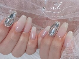 ストーン埋め尽くしネイル