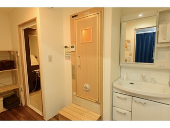 北京堂鍼灸首里 いじゅ治療院/ナノミストサウナとシャワー