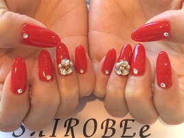 ビジュー盛りネイル！