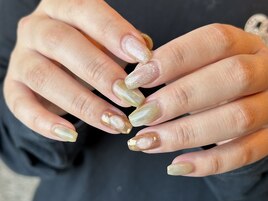 くすみグリーン