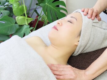 ハナコ(Hanako)の写真/【2名同時施術可能!】ヘッドだけでなく、耳・お顔・デコルテまで施術!お好きなアロマの香りを選べます♪