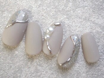 カトルナフ(quatre fois neuf)/大人ベージュのニュアンスアート