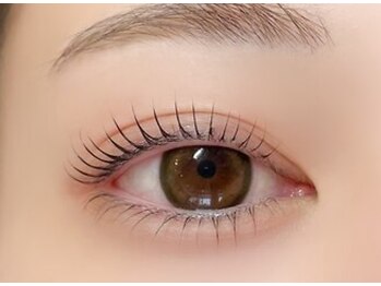 プロシェ 大宮店(Proche)の写真/根元からまつ毛を立ち上げ、最大限長く魅せる♪まつ毛負担を最小限に抑え、ナチュラルで透明感ある目元に◎