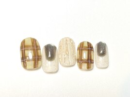 秋先取りチェックネイル