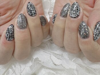 ハニービービー(Honey Bee Bee)/ブラックツイードネイル