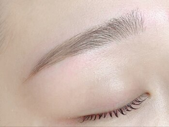 ロイズラッシュ(Roy's lash)の写真/《肌に優しい眉WAX》トレンド眉、ナチュラル眉など当店ならではの技術力×提案力で理想の眉毛が叶う♪