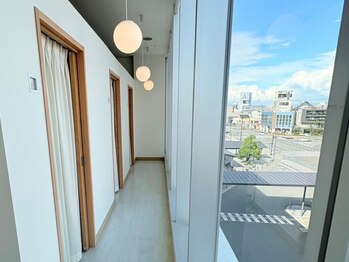 ナチュラルガーデン キーノ和歌山店の写真/完全個室のプライベート空間で自分だけの癒し時間をご堪能！絶妙な力加減で日々の疲れをスッキリ解消♪