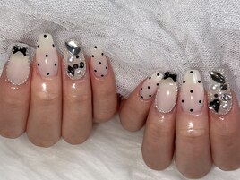 【乳白色×ドット】