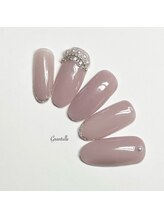 グランチュール(Grantulle)/上品キラキラティアラネイル