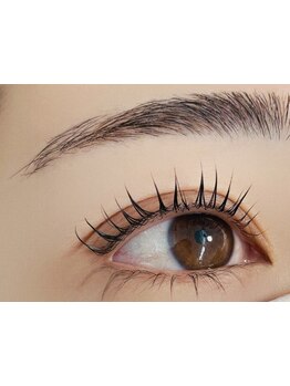 ナチュラル上品な目元にしたい