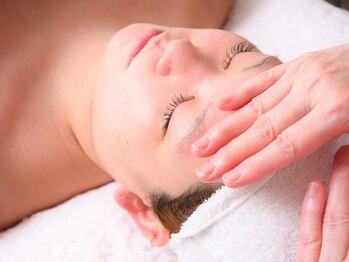 メナードフェイシャルサロン 春日町店/