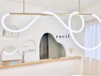 ラシル 四日市店(racil)の写真/【平日限定☆パリジェンヌ4480円】根元からの立ち上げで瞼のリフトアップも◎駐車場有/20時まで営業