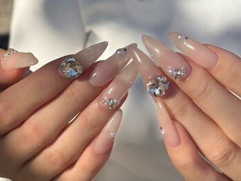 ペネイル 神戸(Penails)の写真/短い自爪も憧れの長い美爪に即変身！自然な長さ出し×美フォルムで、指先まで可愛く垢抜け♪