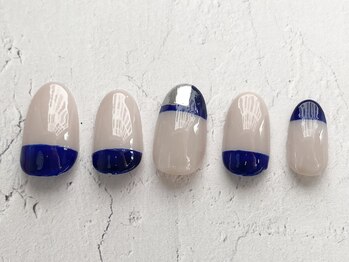 フレイムス アイラッシュ アンド ネイル(FRAMES)/ネイビー×ヌーディーカラー