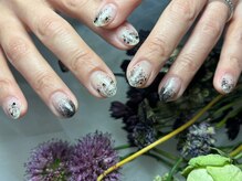 サロンドフォーエイチ(salon de 4H)/黒ラメグラデーションネイル♪