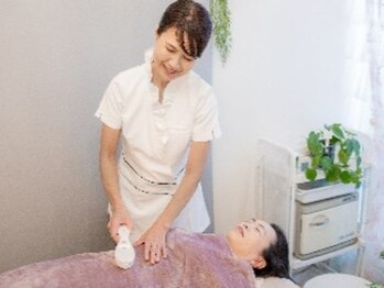 ブリティッシュロゼの写真/【新規☆お顔集中ライト￥11.500→￥7.900】時間を巻き戻して小顔に♪温熱式臓活で体調もUP◎