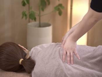 マル(maru)/姿勢矯正&アロマトリートメント